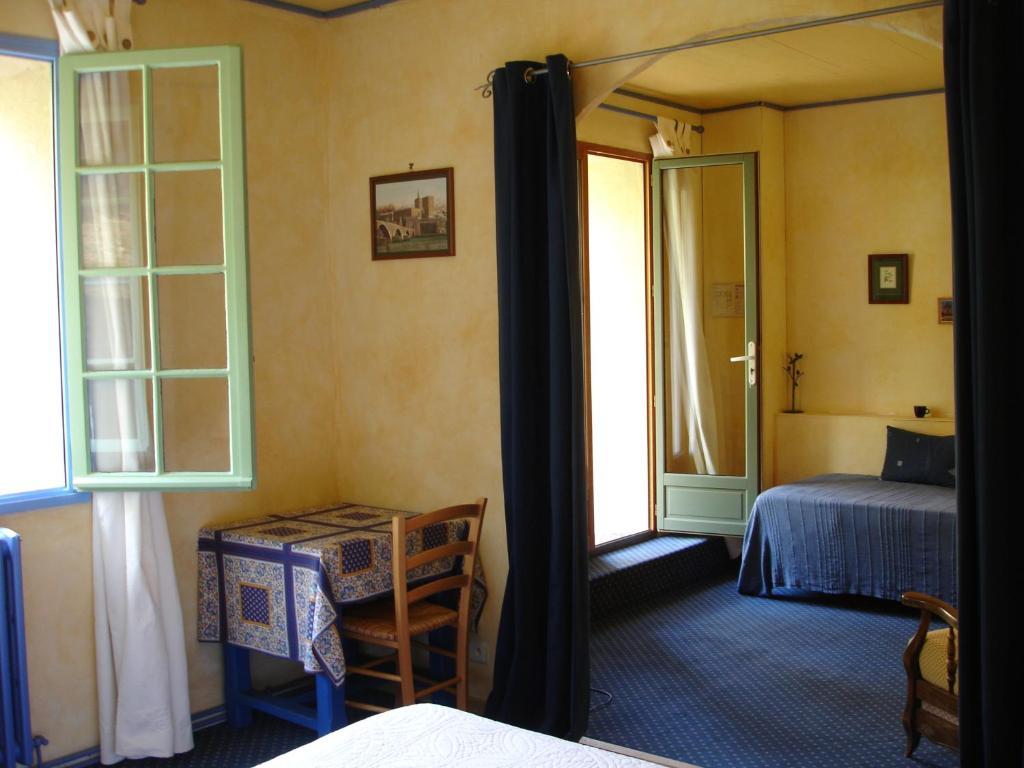 Domaine De La Grange Neuve Hotel La Roque-sur-Pernes Room photo