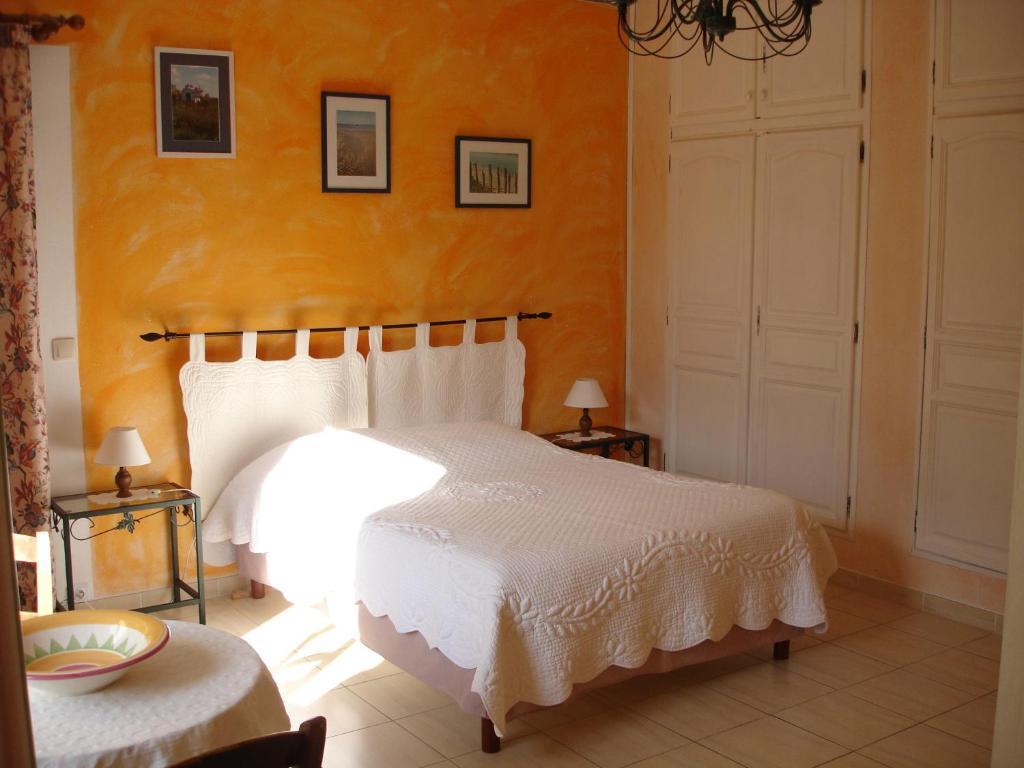 Domaine De La Grange Neuve Hotel La Roque-sur-Pernes Room photo